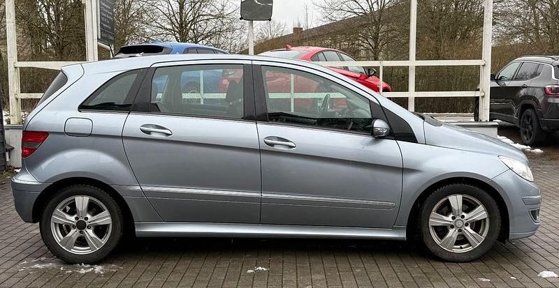 Gebraucht Mercedes B200 140 PS (102 kW) 2007 Blau Van / Kleinbus