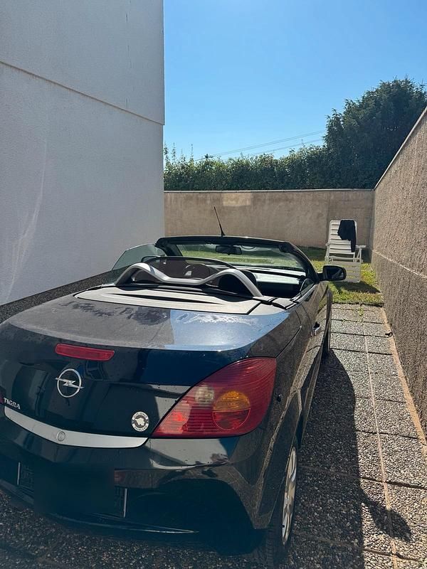 Schwarz Gebraucht 2006 Opel Tigra Cabrio | 4.500 € (Teuer) - Bild 1/4