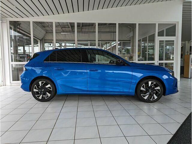 Gebraucht Opel Astra 131 PS (96 kW) 2024 Kobalt blau Limousine