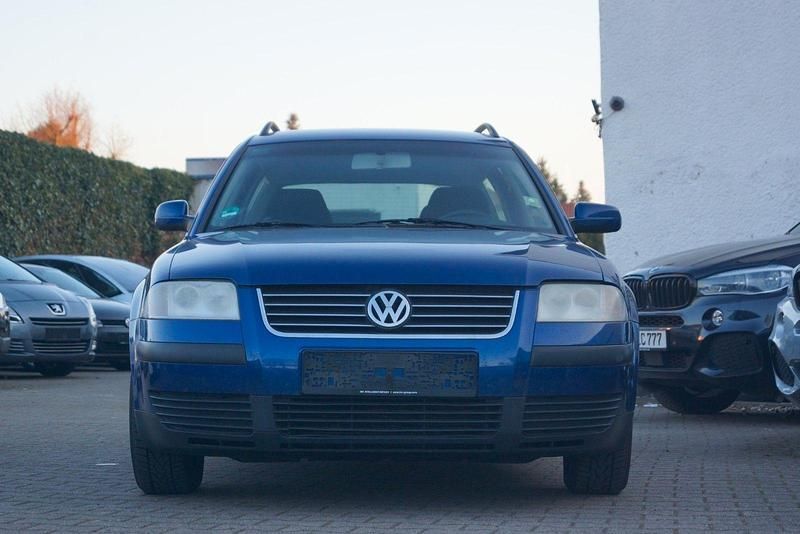 Gebraucht VW Passat Comfortline 102 PS (75 kW) 2001 Blau Kombi