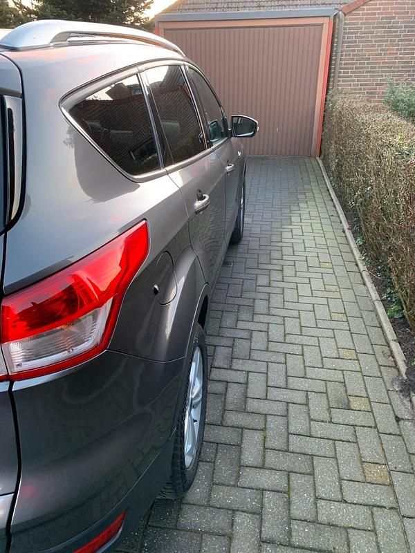 Gebraucht Ford Kuga Trend 150 PS (110 kW) 2014 Grau SUV