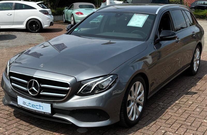 Grau Gebraucht 2020 Mercedes E200 Kombi | 24.950 € (Superpreis) - Bild 1/4