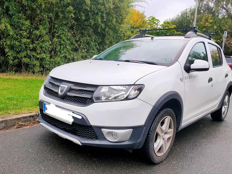 Gebraucht Dacia Sandero Prestige 90 PS (66 kW) 2014 Weiß Kleinwagen