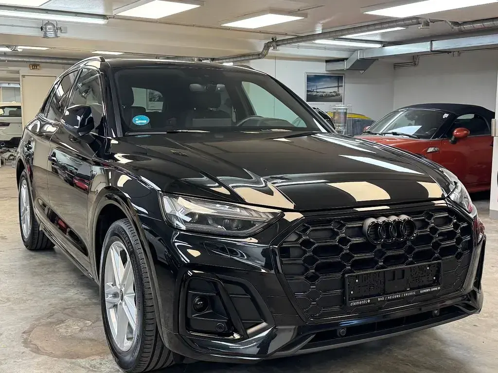 Gebraucht Audi Q5 S-Line 163 PS (119 kW) 2024 Mythosschwarz SUV