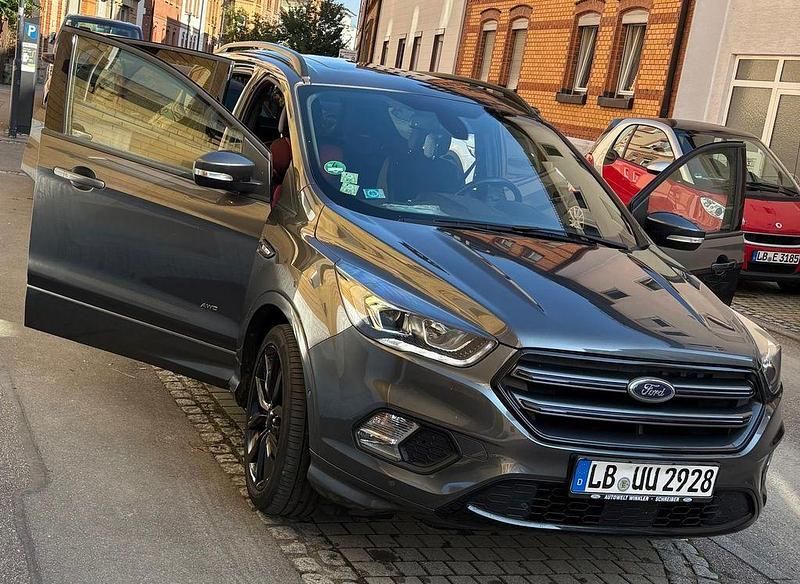 Gebraucht Ford Kuga ST-Line 150 PS (110 kW) 2018 Grau SUV