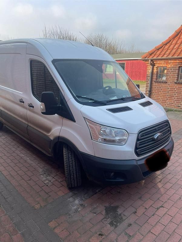 Weiß Gebraucht 2016 Ford Transit Van / Kleinbus | 27.000 € - Bild 1/4