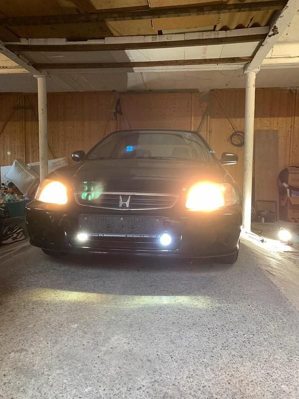 Second-hand Honda Civic 75 CP (55 kW) 2000 Negru Hatchback