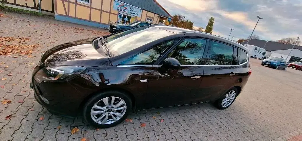 Gebraucht Opel Zafira Tourer 161 PS (118 kW) 2012 Braun Van / Kleinbus