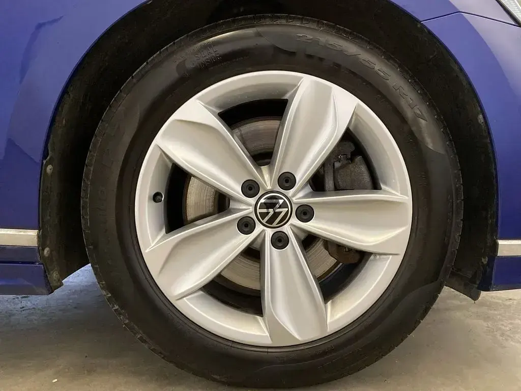Gebraucht VW Passat R-line 280 PS (205 kW) 2023 Blau Kombi