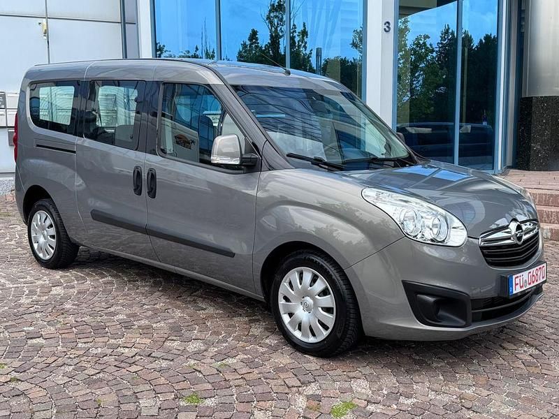 Muskatgrau/pepperdust Gebraucht 2016 Opel Combo Selection Van / Kleinbus | 10.900 € (Etwas zu teuer) - Bild 1/4