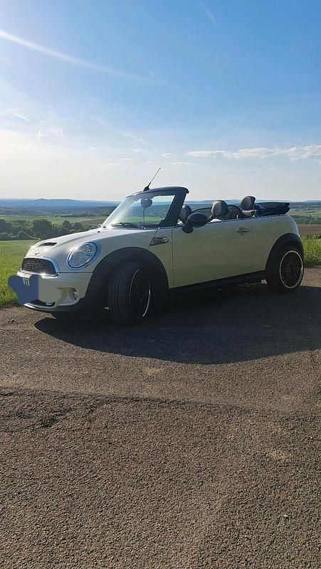 Weiß Gebraucht 2014 Mini Cooper S Kleinwagen | 12.400 € (Fairer Preis) - Bild 1/4