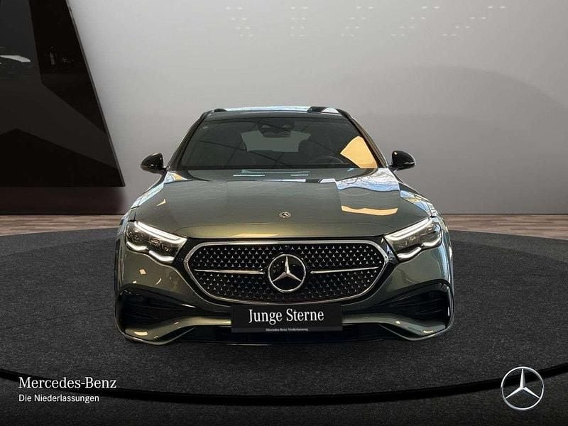 Gebraucht Mercedes E300 AMG 204 PS (150 kW) 2024 Verdesilber Kombi