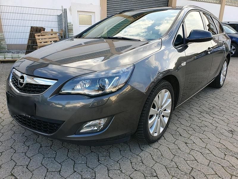 Grau Gebraucht 2011 Opel Astra Kombi | 2.399 € (Superpreis) - Bild 1/4