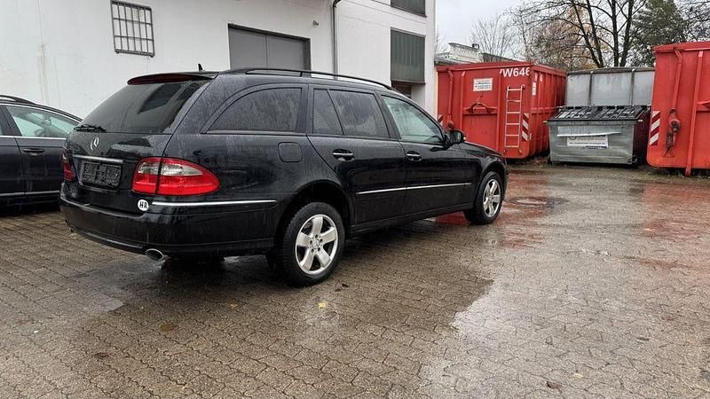 Gebraucht Mercedes E280 Elegance 190 PS (139 kW) 2008 Schwarz Kombi