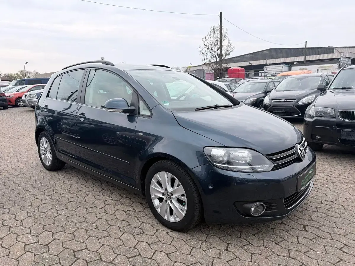 Gebraucht VW Golf VII Life 122 PS (89 kW) 2013 Blau Kleinwagen