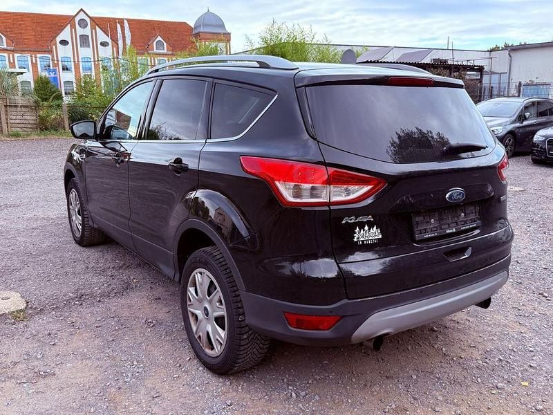 Gebraucht Ford Kuga Trend 150 PS (110 kW) 2016 Schwarz SUV