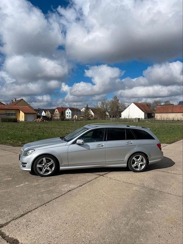 Gebraucht Mercedes C250 204 PS (150 kW) 2012 Silber Kombi