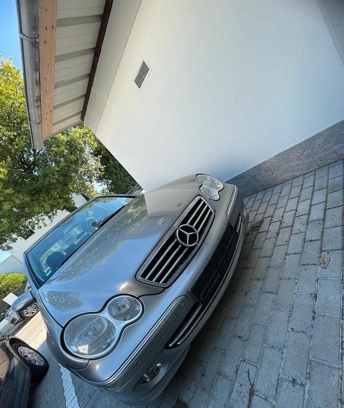 Grau Gebraucht 2005 Mercedes C280 Limousine | 5.299 € (Teuer) - Bild 1/4