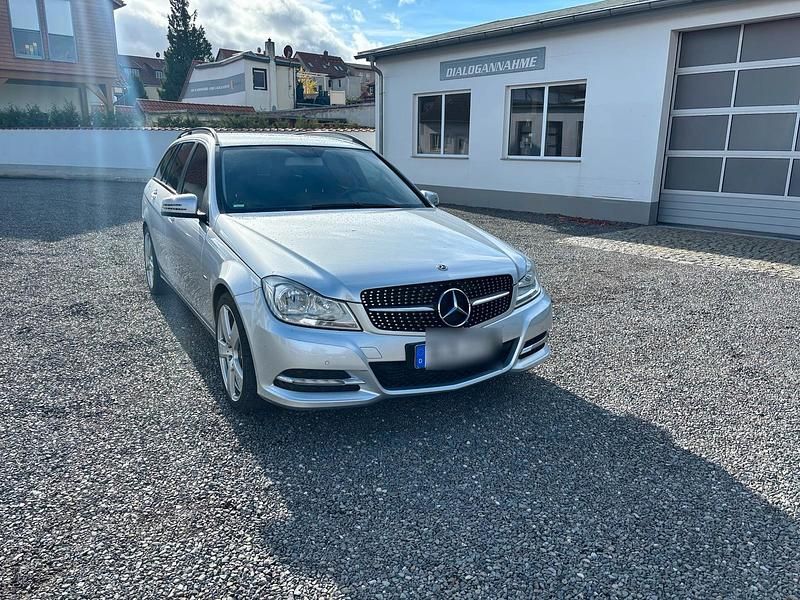Gebraucht Mercedes C180 180 PS (132 kW) 2012 Silber Kombi