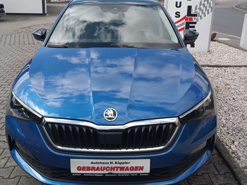 Race blau metallic Gebraucht 2019 Skoda Scala Ambition Kleinwagen | 18.450 € (Teuer) - Bild 1/4