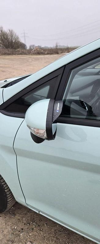 Gebraucht Ford Fiesta Celebration 80 PS (58 kW) 2017 Grün Kleinwagen