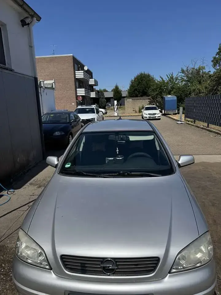 Gebraucht Opel Astra Selection 101 PS (74 kW) 2002 Limousine