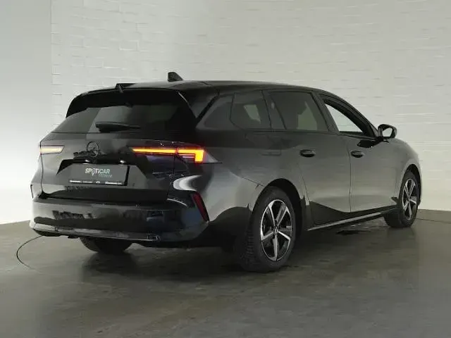 Gebraucht Opel Astra 131 PS (96 kW) 2024 Schwarz Kleinwagen