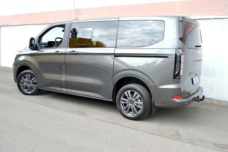 Gebraucht Ford Tourneo Custom Titanium 150 PS (110 kW) 2025 Grau Van