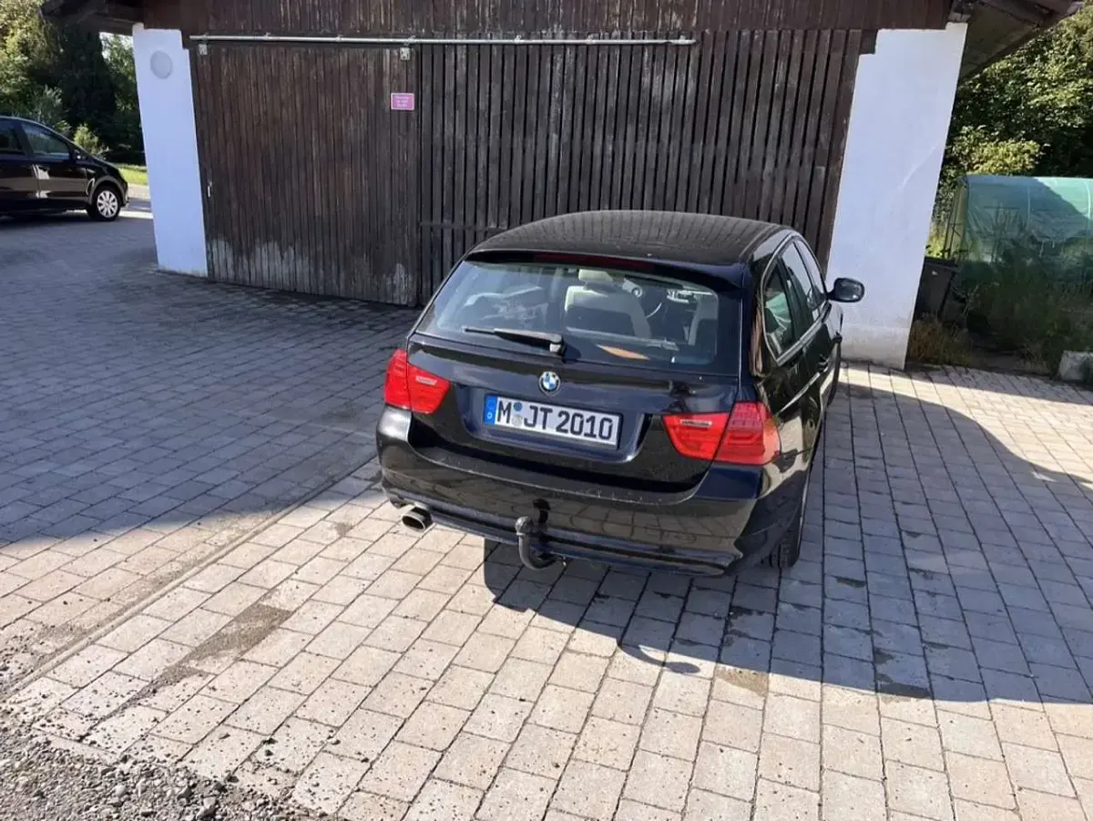 Gebraucht BMW 320 Lifestyle 184 PS (135 kW) 2011 Kombi