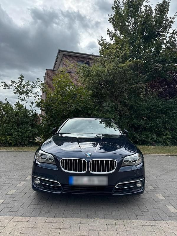 Gebraucht BMW 520 184 PS (135 kW) 2014 Blau Limousine