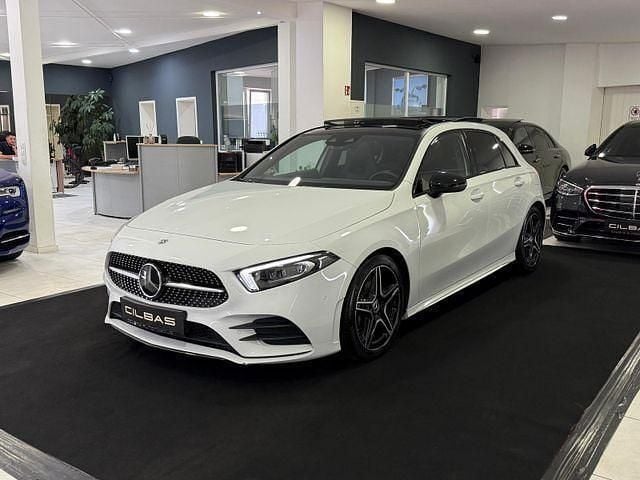 Digitalweiss metalliclack Gebraucht 2022 Mercedes A220 AMG line Limousine | 31.900 € (Fairer Preis) - Bild 1/4