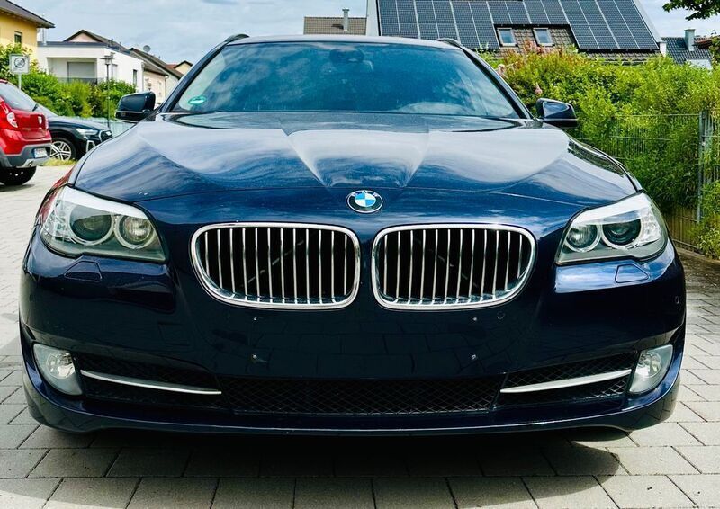 Blau Gebraucht 2011 BMW 520 Kombi | 9.999 € (Etwas zu teuer) - Bild 1/4