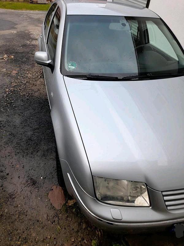 Gebraucht VW Bora 105 PS (77 kW) 2002 Silber Limousine