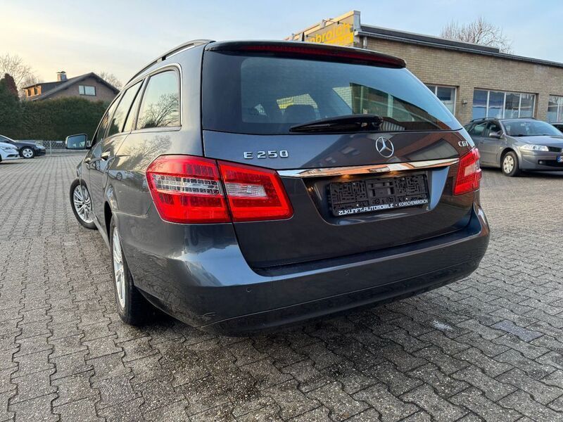 Gebraucht Mercedes E250 204 PS (150 kW) 2011 Tenoritgrau metalliclack Kombi