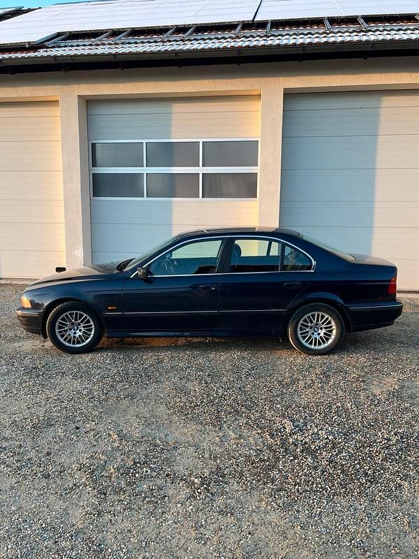 Gebraucht BMW 523 170 PS (125 kW) 1998 Blau Limousine