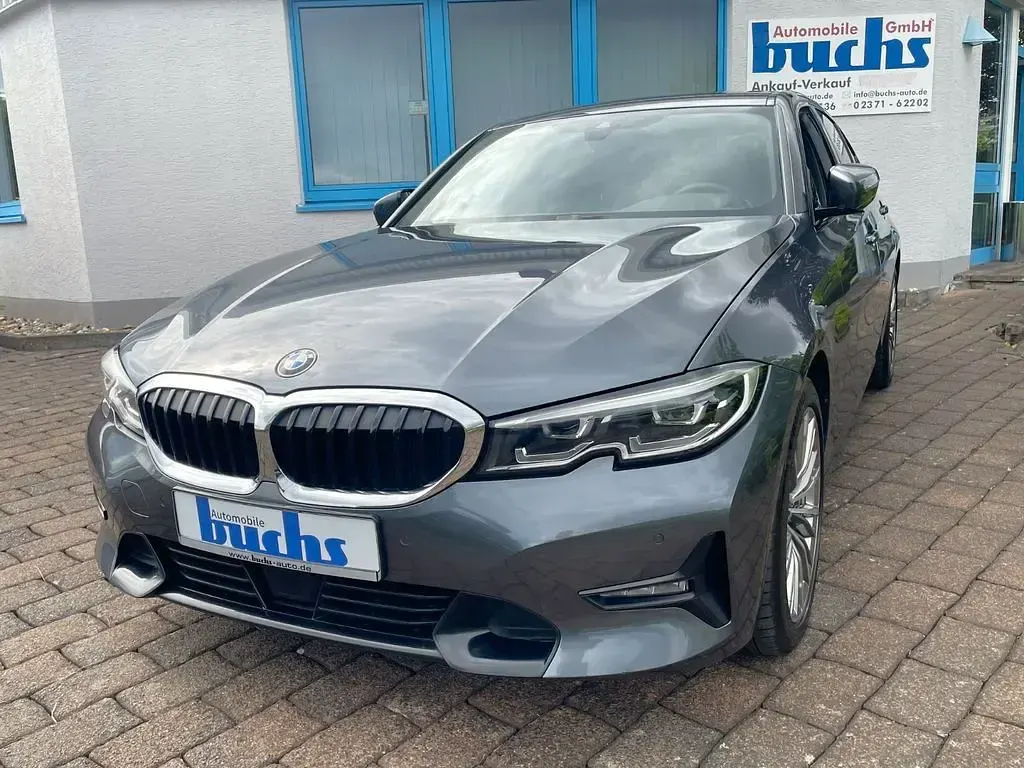 Gebraucht BMW 330 Sport Line 265 PS (194 kW) 2019 Andere Limousine
