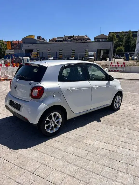 Gebraucht Smart ForFour Basis 71 PS (52 kW) 2015 Silber Kleinwagen
