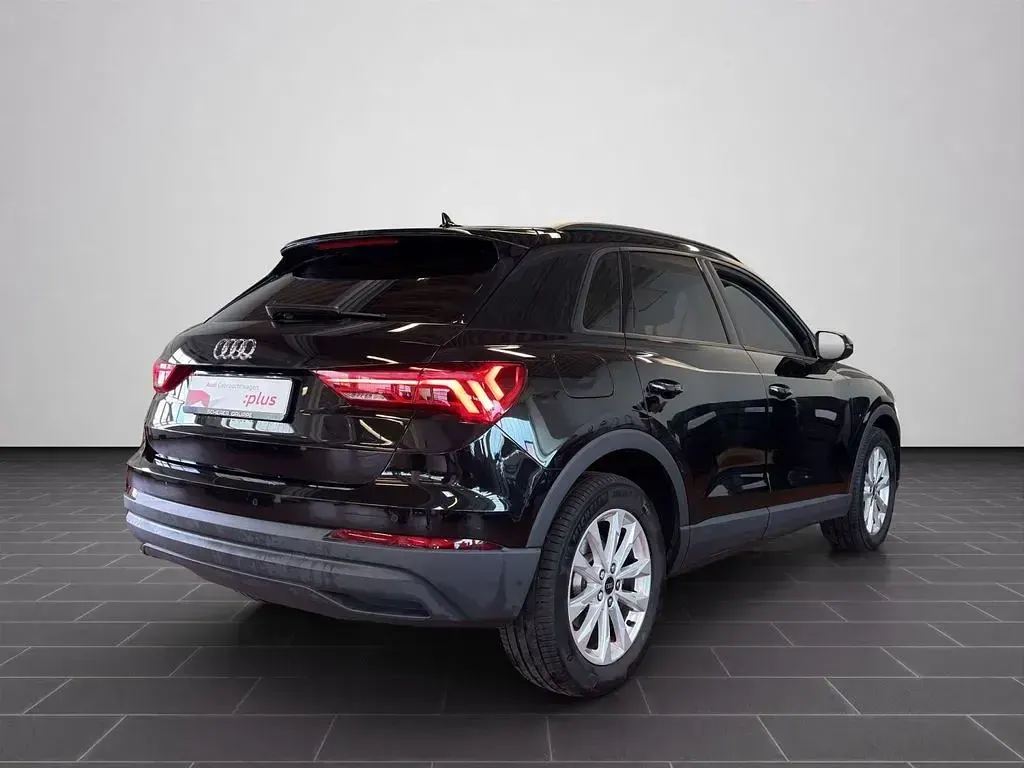 Gebraucht Audi Q3 Business 150 PS (110 kW) 2022 Mythosschwarz metallic SUV