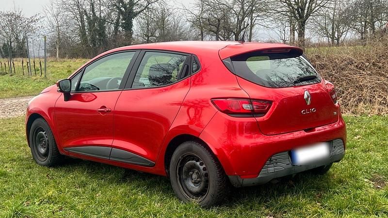 Gebraucht Renault Clio IV 90 PS (66 kW) 2014 Rot Kleinwagen