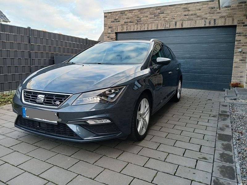 Grau Gebraucht 2019 Seat Leon ST FR Kombi | 15.400 € (Guter Preis) - Bild 1/4
