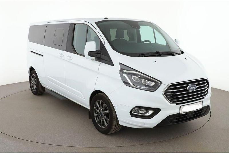 Weiß Gebraucht 2019 Ford Tourneo Custom Titanium X Van | 32.200 € (Superpreis) - Bild 1/4