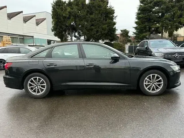 Gebraucht Audi A6 Sport 245 PS (180 kW) 2021 Grau Limousine