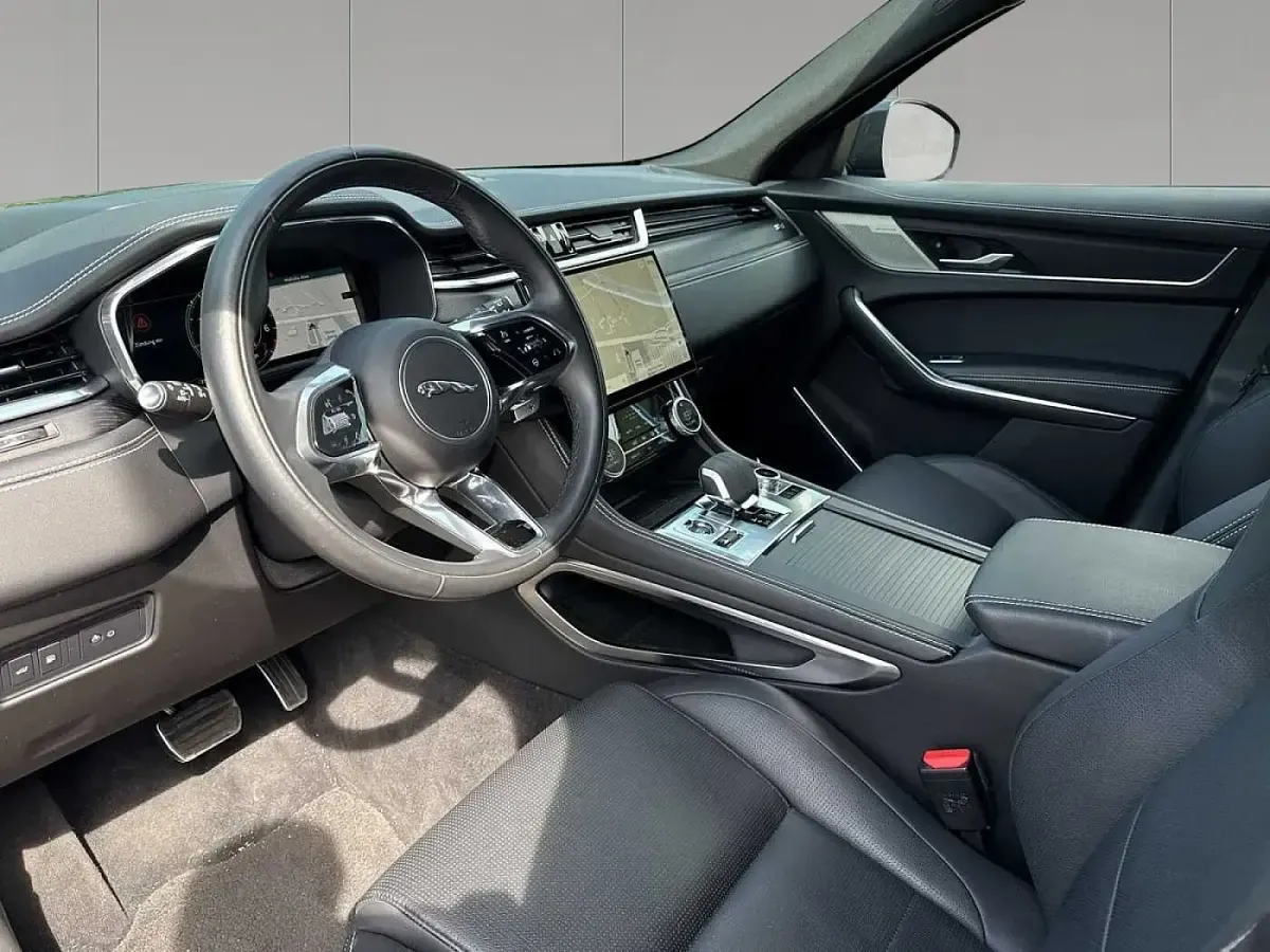 Gebraucht Jaguar F-Pace R-Dynamic 304 PS (223 kW) 2023 Eiger grey SUV