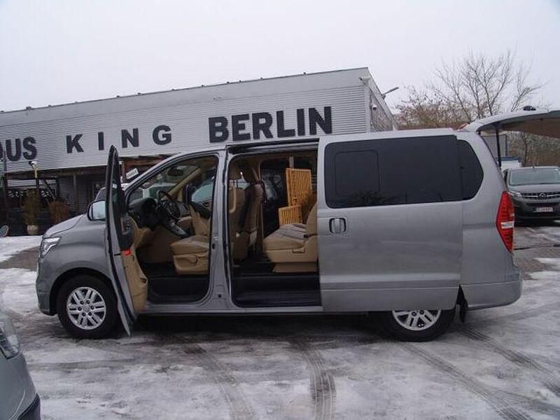 Gebraucht Hyundai H-1 Premium 170 PS (125 kW) 2019 Grau Van / Kleinbus