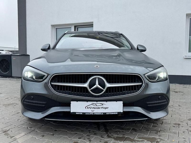 Gebraucht Mercedes C300 Avantgarde 265 PS (194 kW) 2021 Grau Limousine