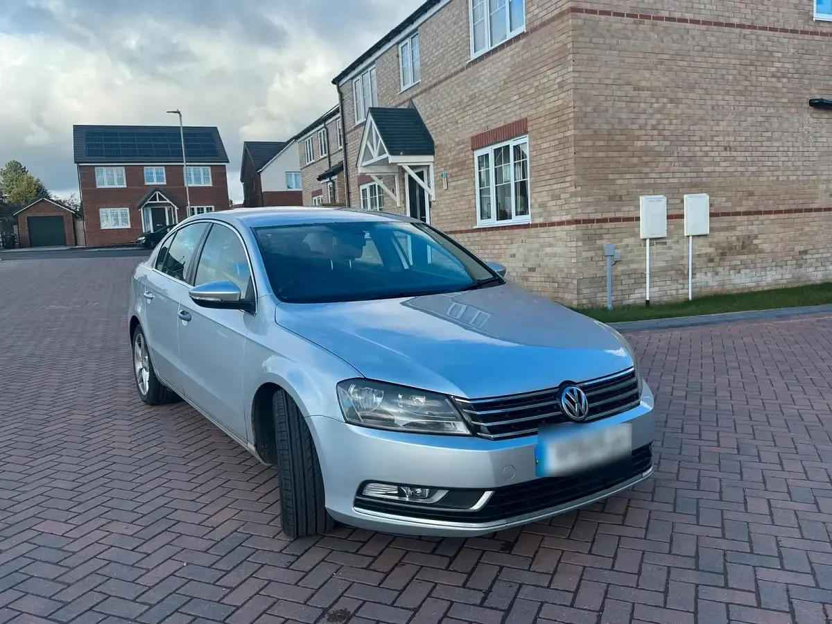 Gebraucht VW Passat 140 PS (102 kW) 2011 Silber Limousine