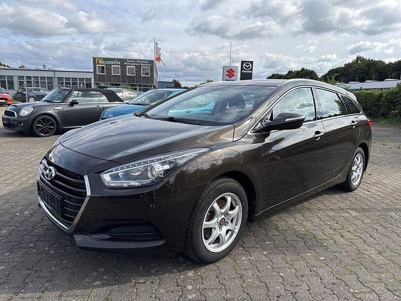 Braun Gebraucht 2016 Hyundai i40 Classic Limousine | 9.750 € (Fairer Preis) - Bild 1/4