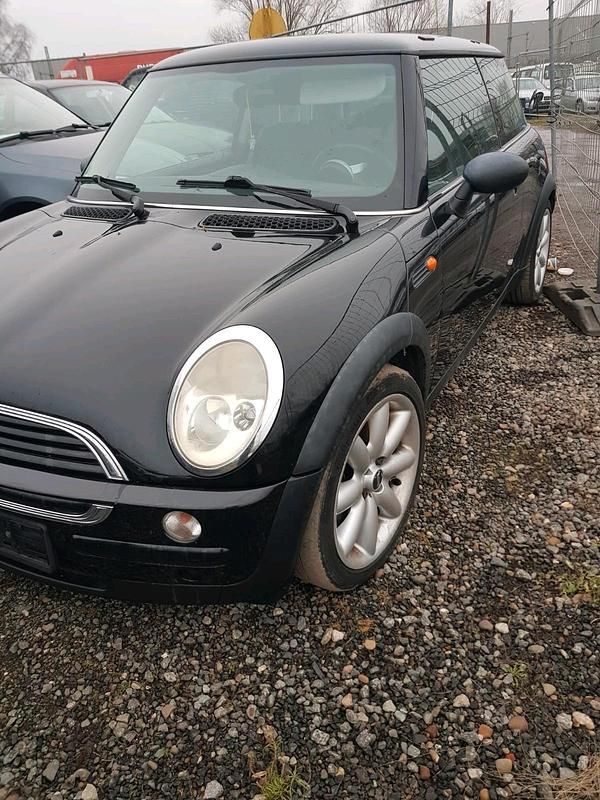 Grün Gebraucht 2003 Mini ONE Kleinwagen | 1.000 € (Superpreis) - Bild 1/4