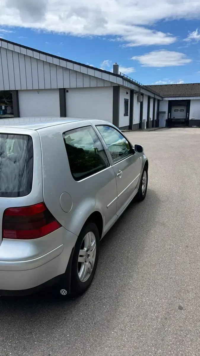 Gebraucht VW Golf 116 PS (85 kW) 2001 Silber Coupé