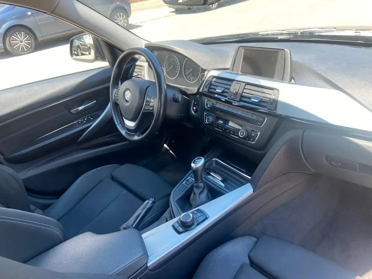 Gebraucht BMW 328 245 PS (180 kW) 2012 Schwarz Limousine